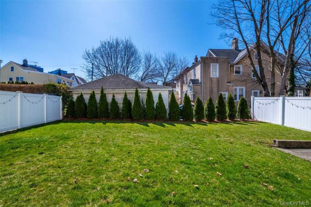 92 Washington Avenue, Unit #Floor 1, New Rochelle, NY 10801 - Photo 16 of 24