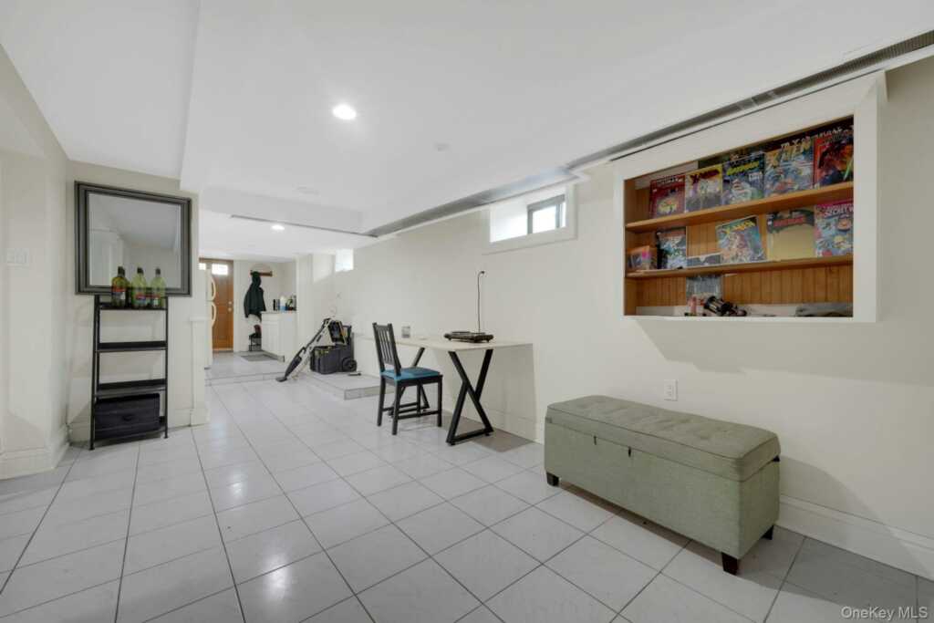 56 Stephenson Boulevard, New Rochelle, NY 10801 - Photo 31 of 44