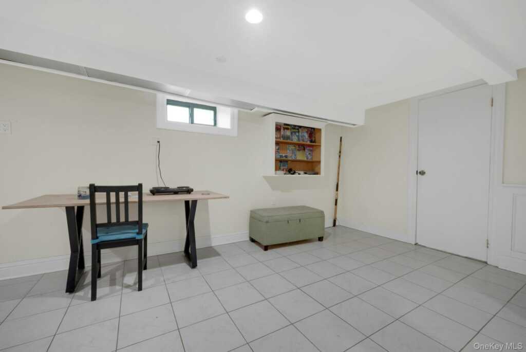 56 Stephenson Boulevard, New Rochelle, NY 10801 - Photo 33 of 44