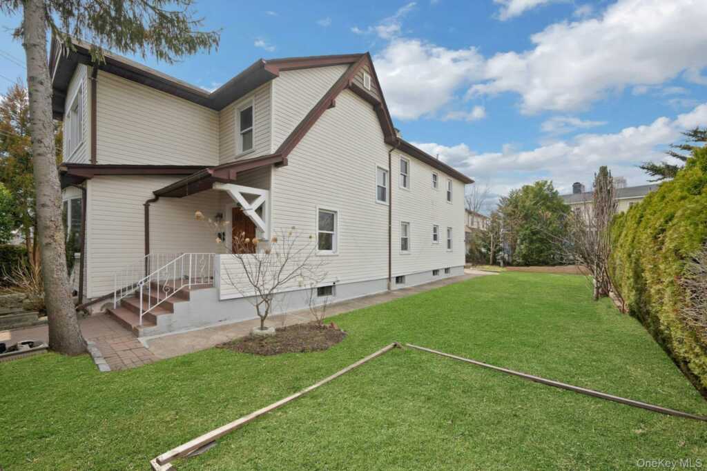 56 Stephenson Boulevard, New Rochelle, NY 10801 - Photo 36 of 44