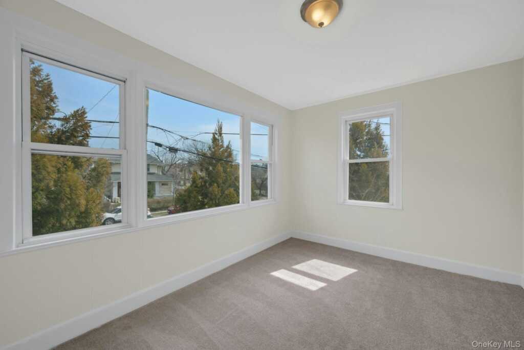 56 Stephenson Boulevard, New Rochelle, NY 10801 - Photo 4 of 44