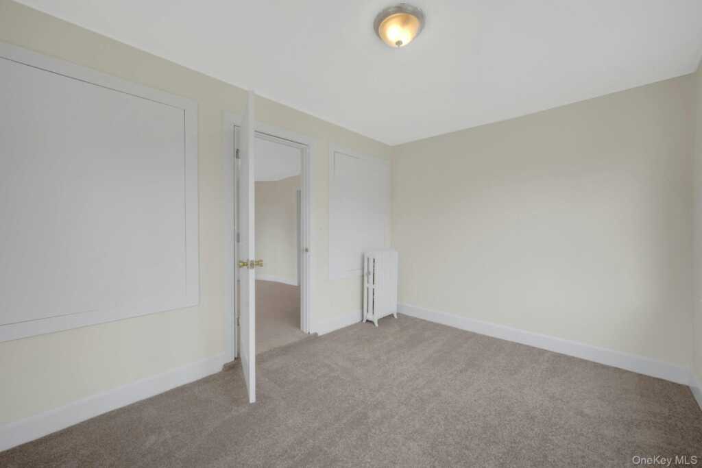 56 Stephenson Boulevard, New Rochelle, NY 10801 - Photo 5 of 44