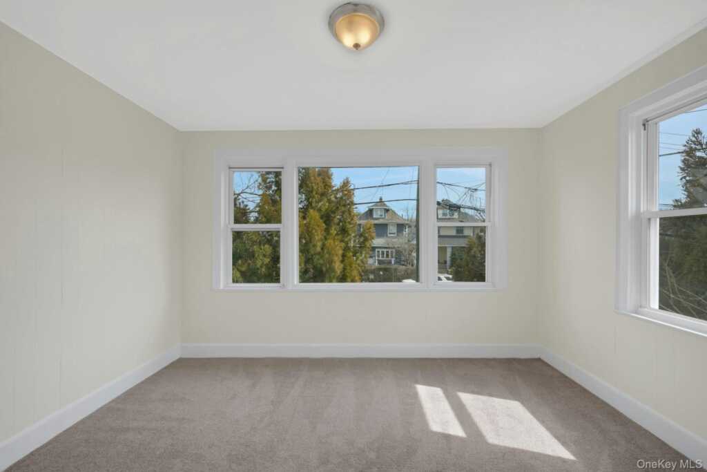 56 Stephenson Boulevard, New Rochelle, NY 10801 - Photo 6 of 44