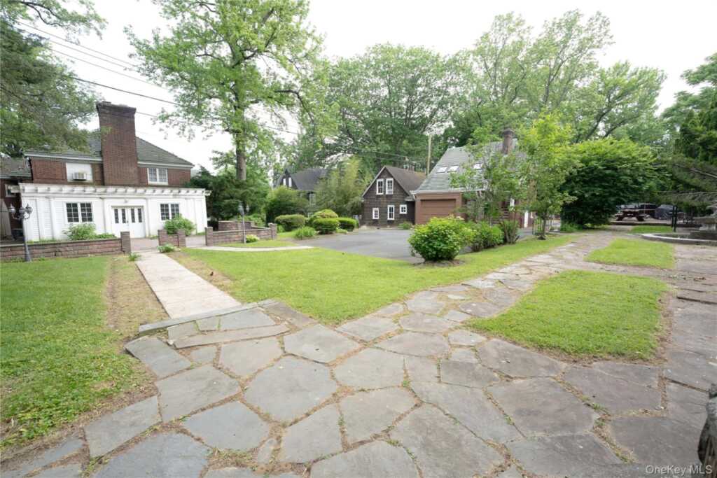 26 Overlook Circle, New Rochelle, NY 10804 - Photo 10 of 15