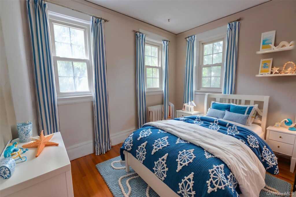 26 Overlook Circle, New Rochelle, NY 10804 - Photo 12 of 15