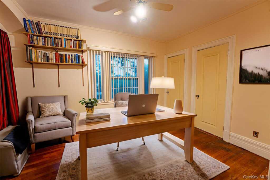 26 Overlook Circle, New Rochelle, NY 10804 - Photo 8 of 15