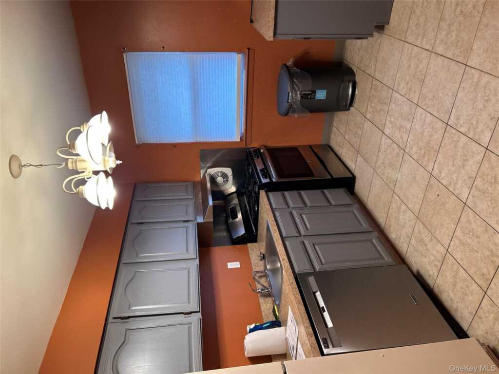 140 Meyer Oval, Unit #140, Pearl River, NY 10965 - Photo 4 of 11