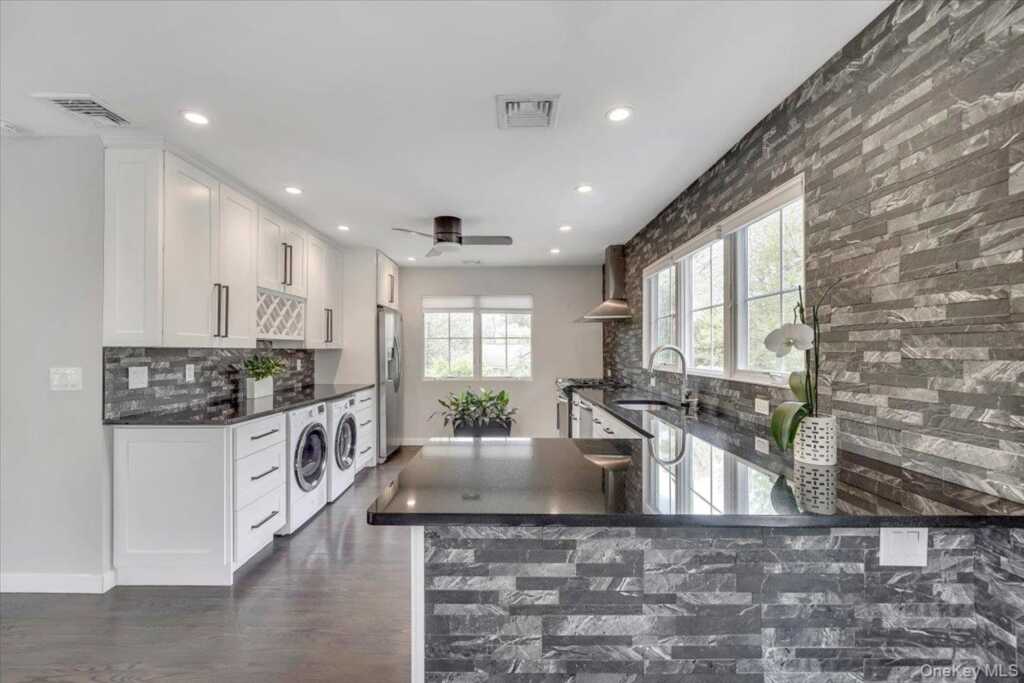 10 Sandhage Drive, Pearl River, NY 10965 - Photo 13 of 31