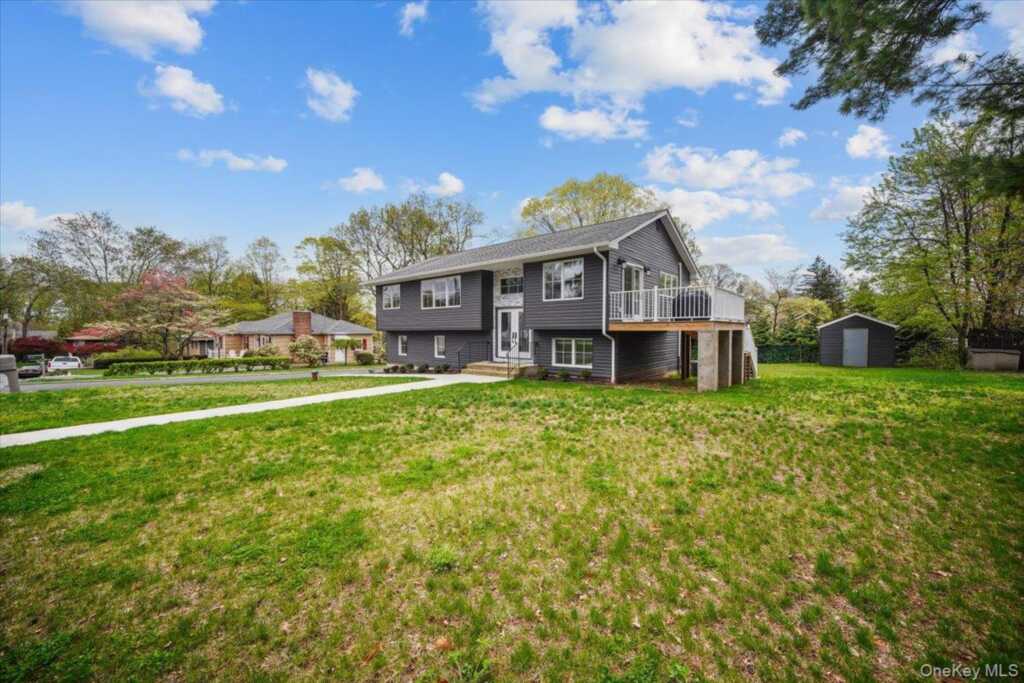 10 Sandhage Drive, Pearl River, NY 10965 - Photo 2 of 31