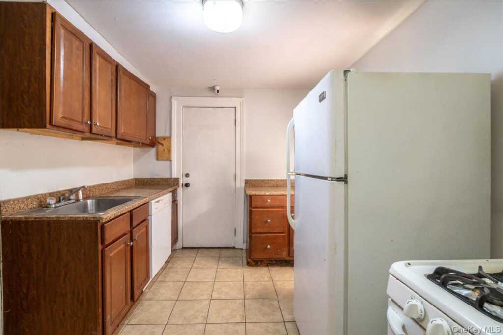 26 E Catherine Street, Nyack, NY 10960 - Photo 3 of 26