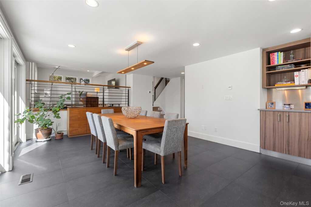 4 Trails End, Rye, NY 10580 - Photo 9 of 43