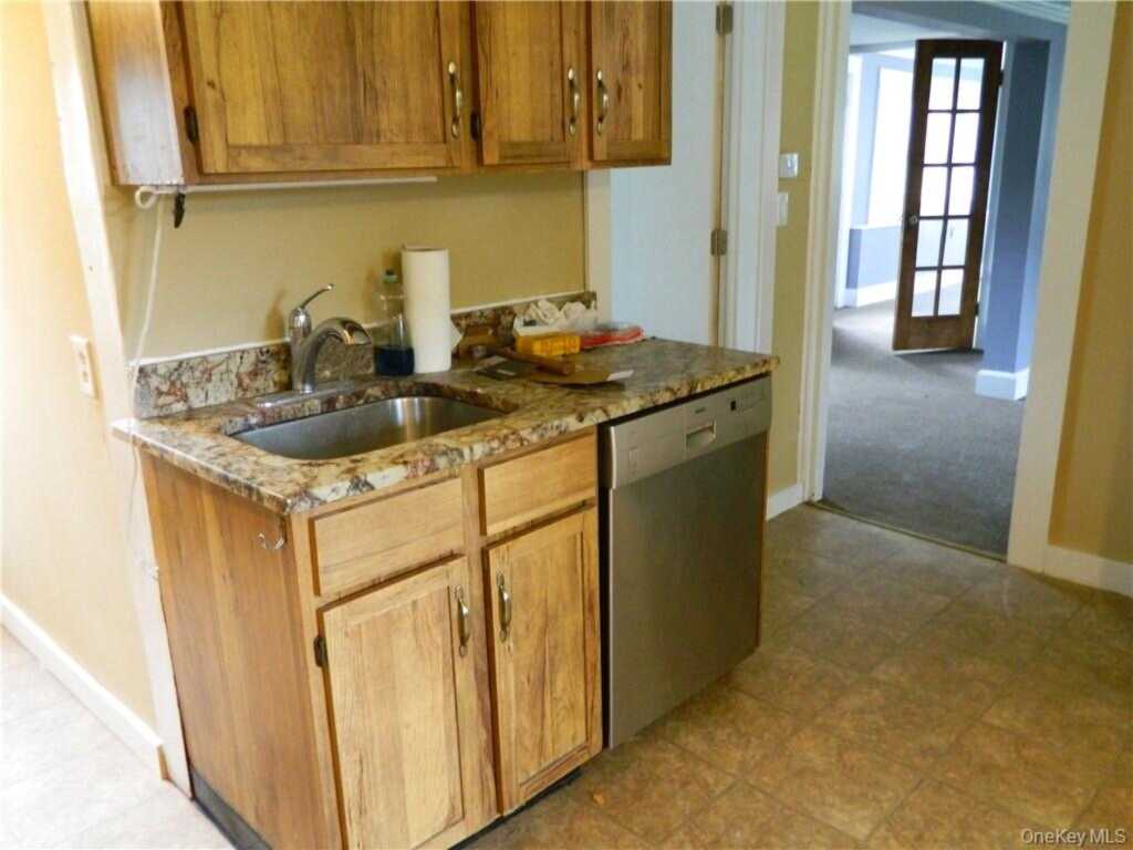 34 Kings Highway, New City, NY 10956 - Photo 10 of 30