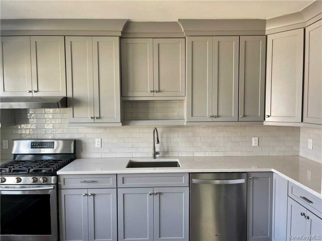 227-229 S Ridge Street, Rye, NY 10573 - Photo 6 of 22