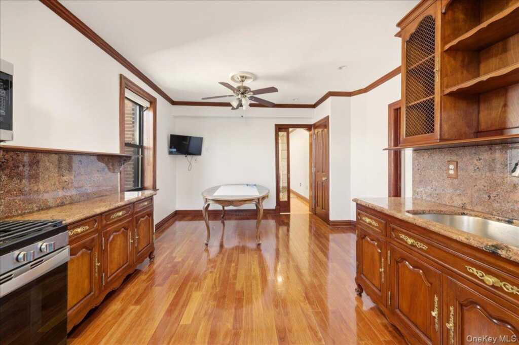 300 Main Street, Unit #6F, White Plains, NY 10601 - Photo 10 of 17