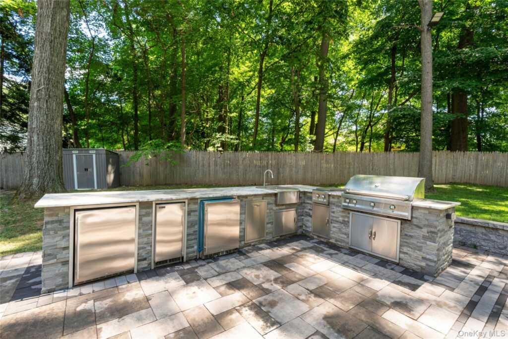 9 E Stemmer Lane, Suffern, NY 10901 - Photo 23 of 37