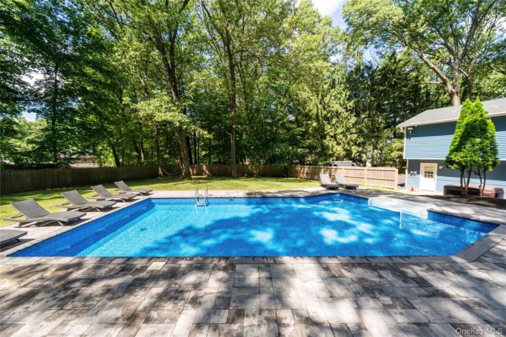 9 E Stemmer Lane, Suffern, NY 10901 - Photo 33 of 37