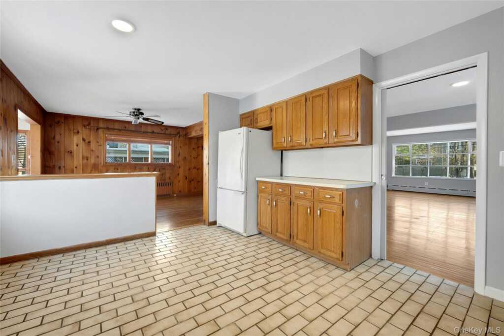 812 Halstead Avenue, Rye, NY 10543 - Photo 10 of 36