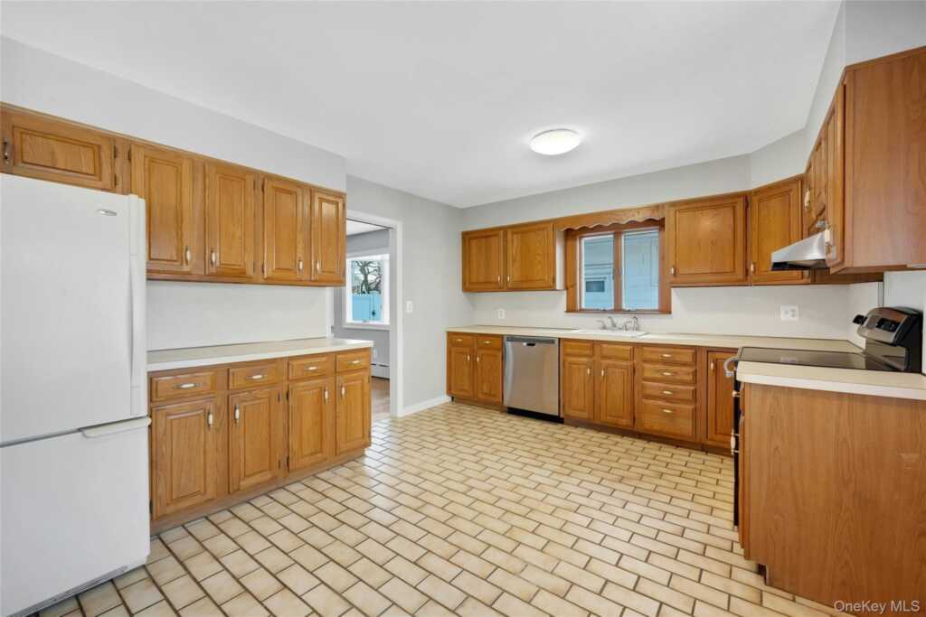 812 Halstead Avenue, Rye, NY 10543 - Photo 14 of 36