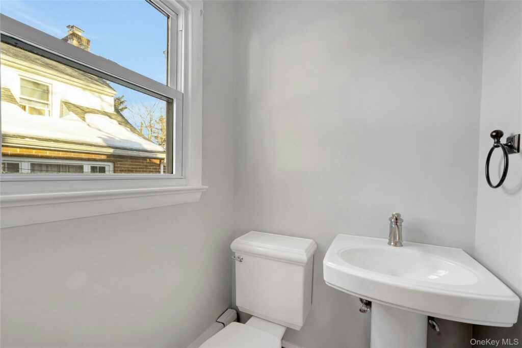 812 Halstead Avenue, Rye, NY 10543 - Photo 17 of 36