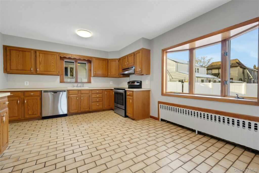 812 Halstead Avenue, Rye, NY 10543 - Photo 8 of 36