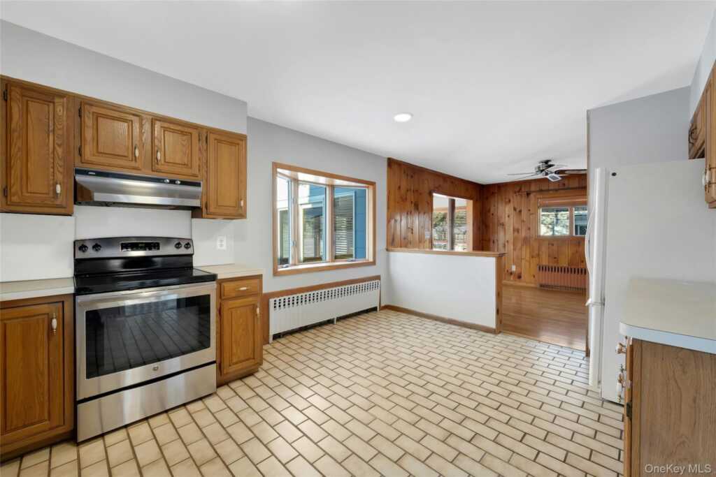 812 Halstead Avenue, Rye, NY 10543 - Photo 9 of 36