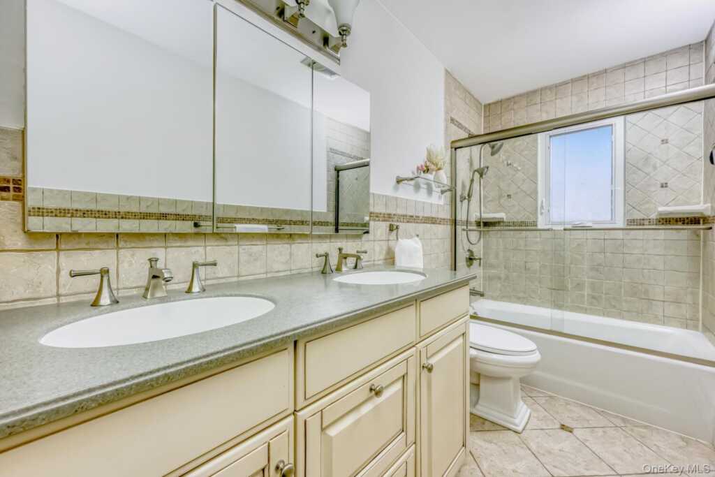 7 E Mayer Drive, Suffern, NY 10901 - Photo 17 of 30