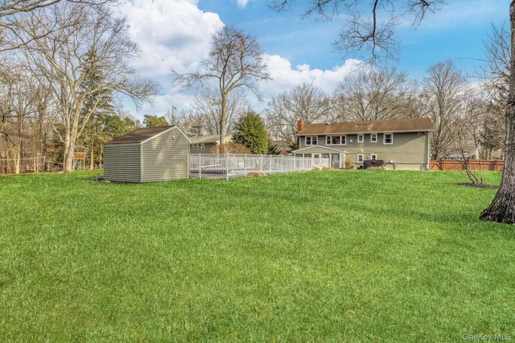 7 E Mayer Drive, Suffern, NY 10901 - Photo 4 of 30