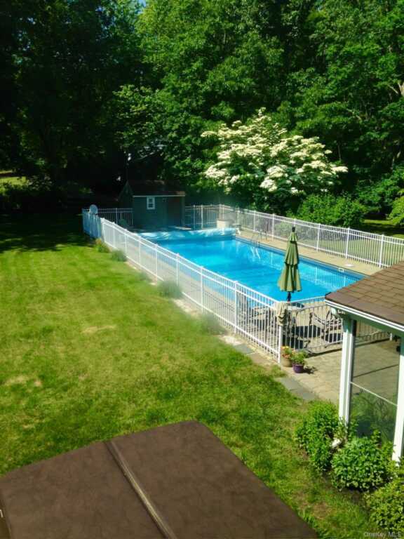 7 E Mayer Drive, Suffern, NY 10901 - Photo 7 of 30