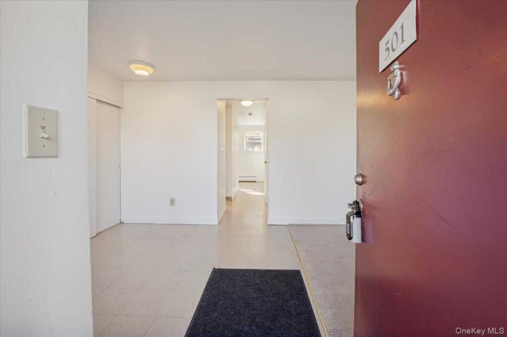 501 Maplewood Gardens, Nanuet, NY 10954