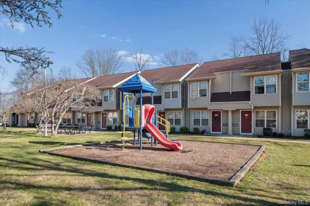 501 Maplewood Gardens, Nanuet, NY 10954 - Photo 19 of 19