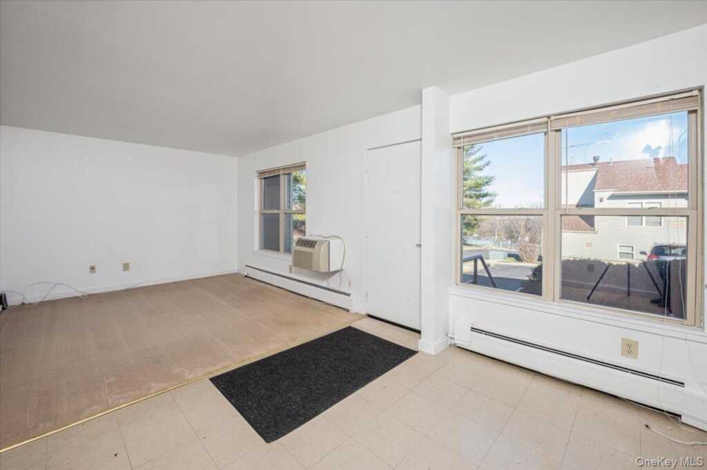 501 Maplewood Gardens, Nanuet, NY 10954 - Photo 2 of 19