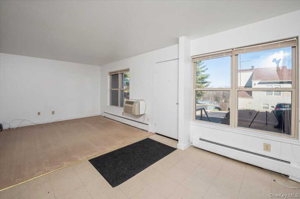 501 Maplewood Gardens, Nanuet, NY 10954 - Photo 3 of 19