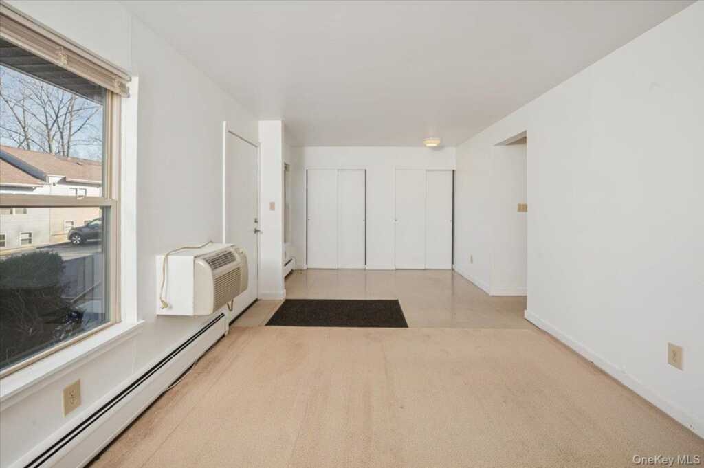 501 Maplewood Gardens, Nanuet, NY 10954 - Photo 5 of 19