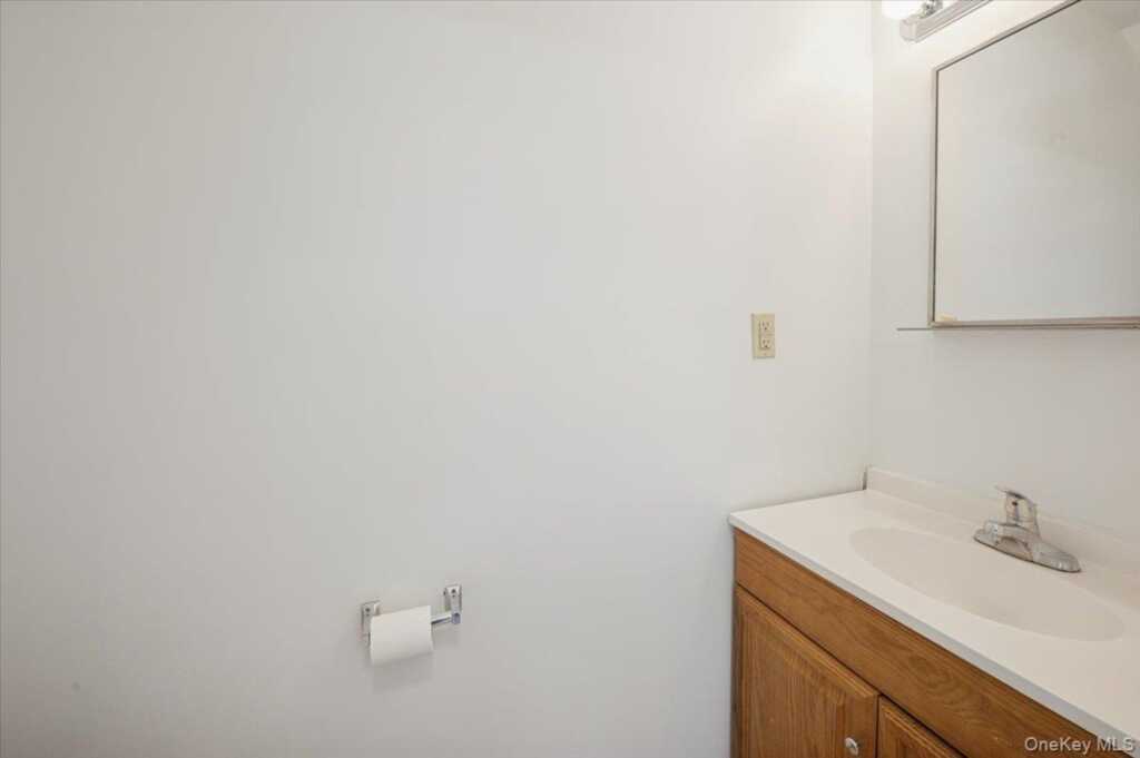 501 Maplewood Gardens, Nanuet, NY 10954 - Photo 9 of 19