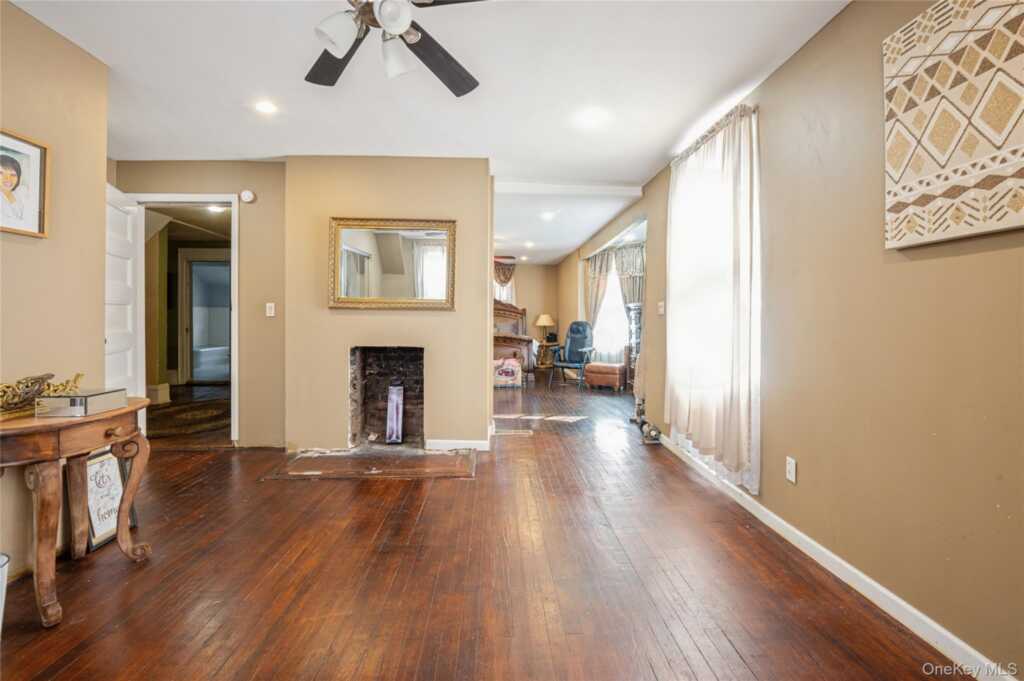 7 The Court, New Rochelle, NY 10801 - Photo 13 of 35