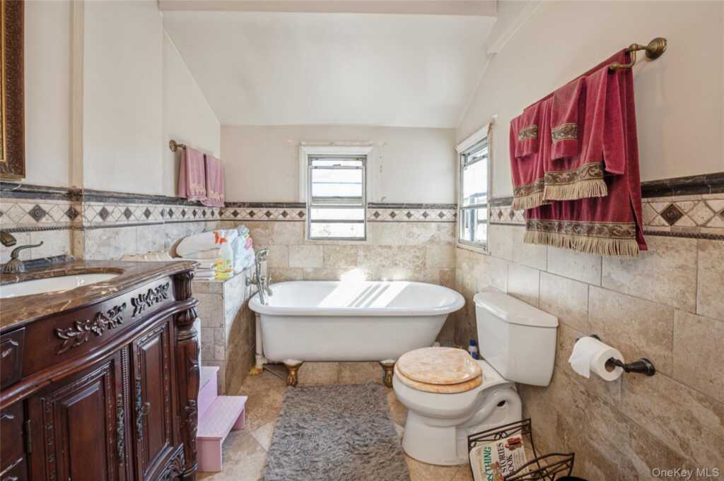 7 The Court, New Rochelle, NY 10801 - Photo 17 of 35