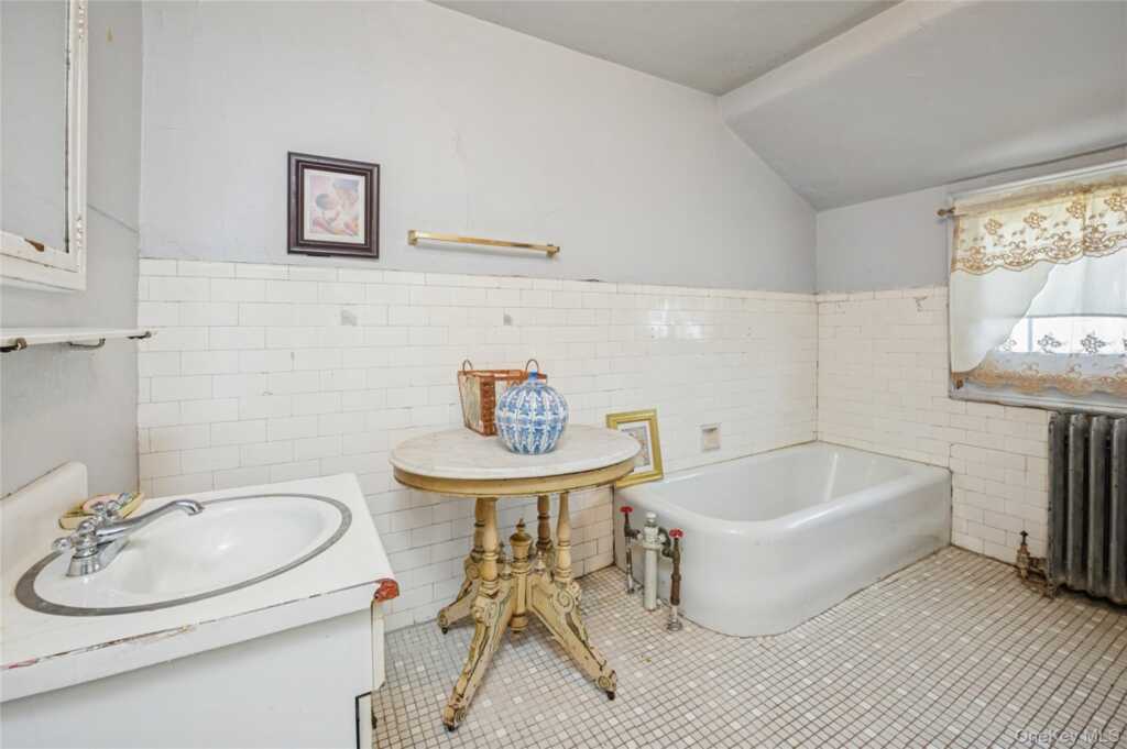 7 The Court, New Rochelle, NY 10801 - Photo 21 of 35