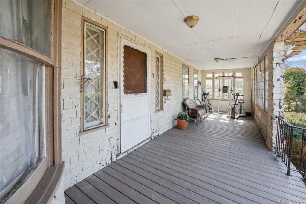 7 The Court, New Rochelle, NY 10801 - Photo 3 of 35