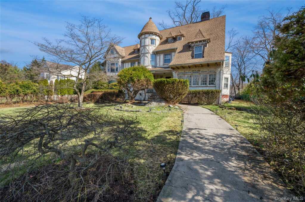 7 The Court, New Rochelle, NY 10801 - Photo 34 of 35