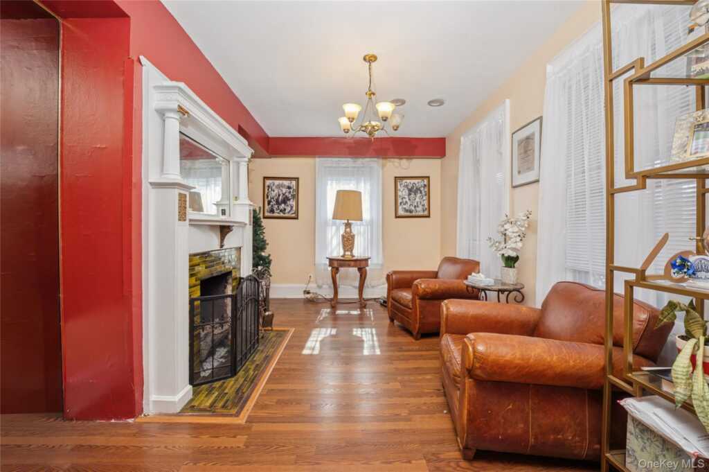 7 The Court, New Rochelle, NY 10801 - Photo 5 of 35