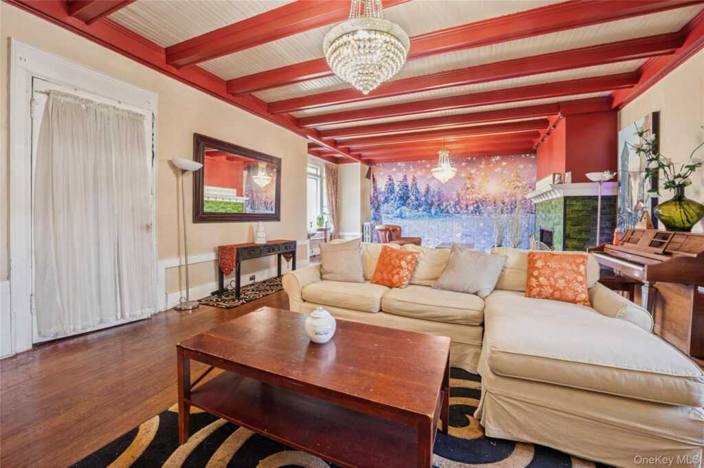 7 The Court, New Rochelle, NY 10801 - Photo 8 of 35