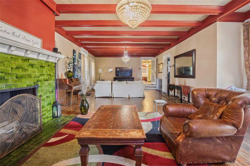 7 The Court, New Rochelle, NY 10801 - Photo 9 of 35