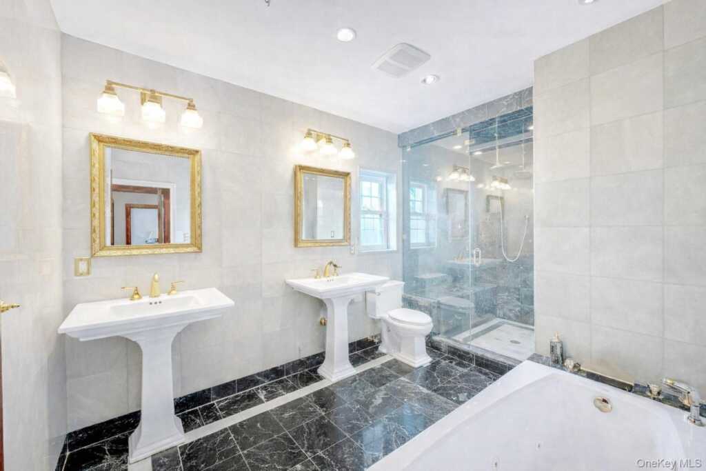 45 Wilmot Road, New Rochelle, NY 10804 - Photo 19 of 40