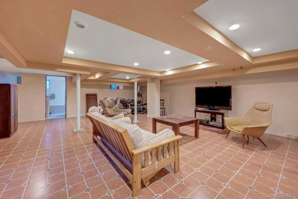 45 Wilmot Road, New Rochelle, NY 10804 - Photo 30 of 40