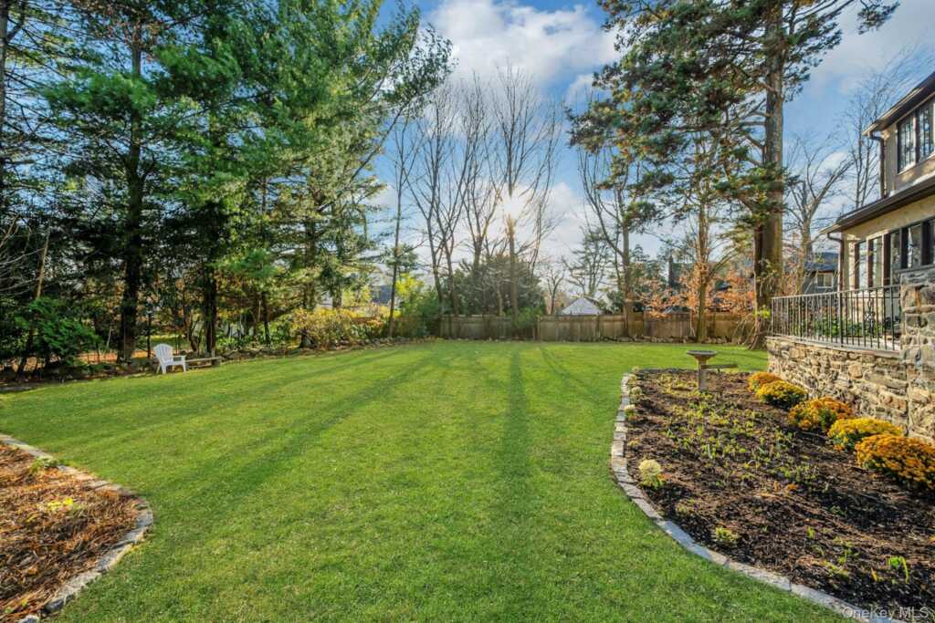 45 Wilmot Road, New Rochelle, NY 10804 - Photo 35 of 40