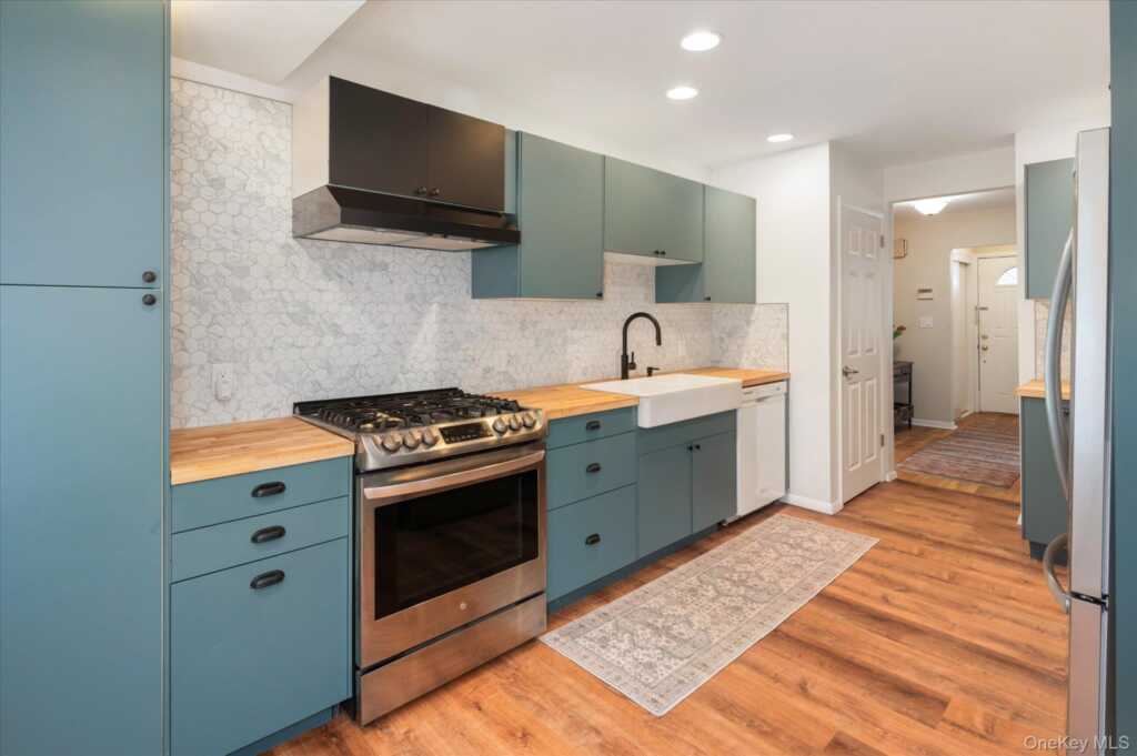 4 Pine Ridge Road, Rye, NY 10573 - Photo 12 of 41