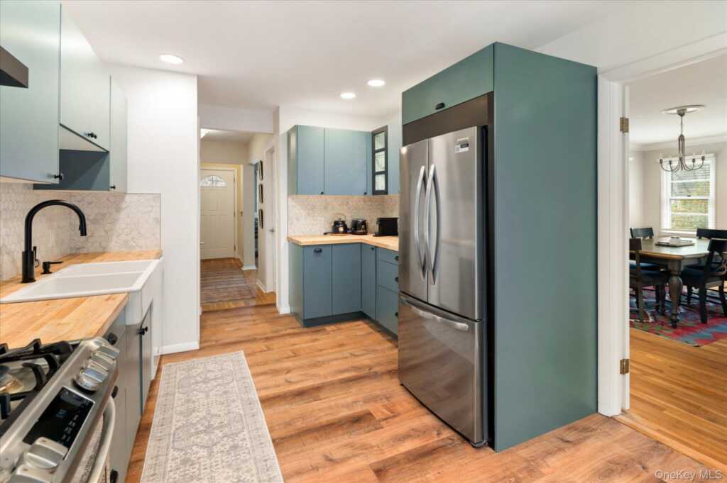 4 Pine Ridge Road, Rye, NY 10573 - Photo 13 of 41