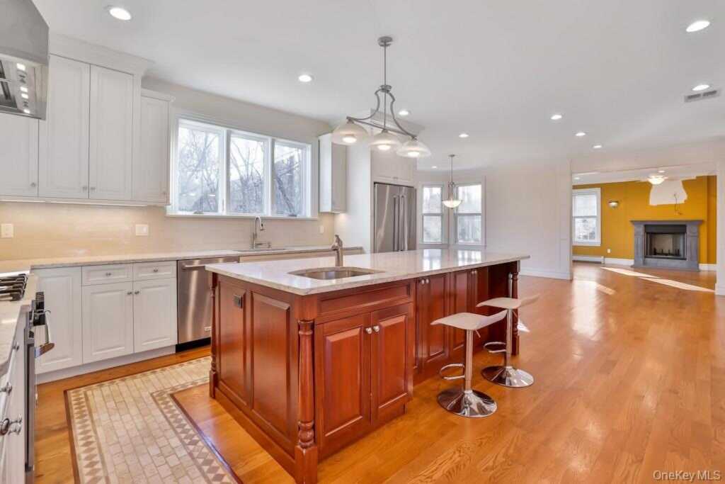 34 Renfrew Road, New City, NY 10956 - Photo 11 of 39