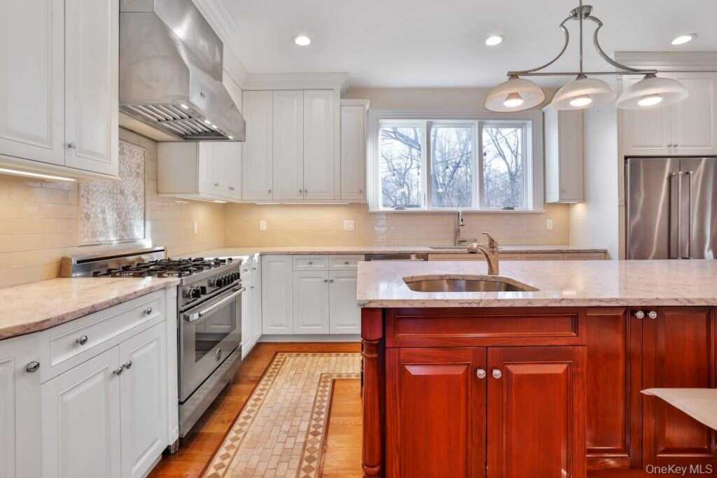 34 Renfrew Road, New City, NY 10956 - Photo 12 of 39