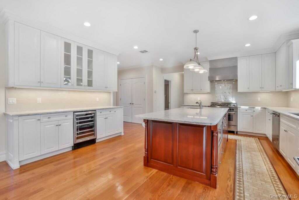 34 Renfrew Road, New City, NY 10956 - Photo 13 of 39